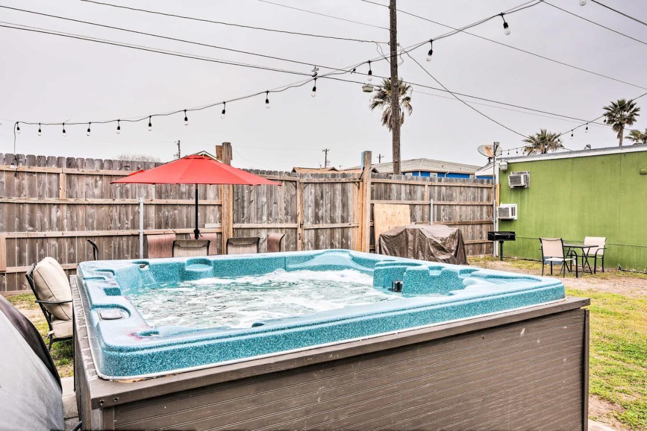 Beautiful Galveston Apt With Deck Less Than 3 Mi To Dtwn! Esterno foto