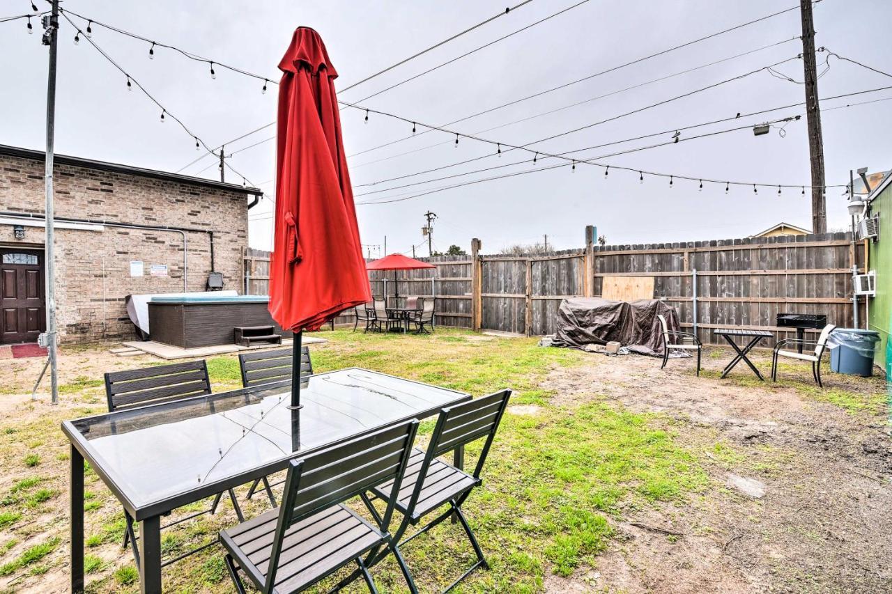 Beautiful Galveston Apt With Deck Less Than 3 Mi To Dtwn! Esterno foto