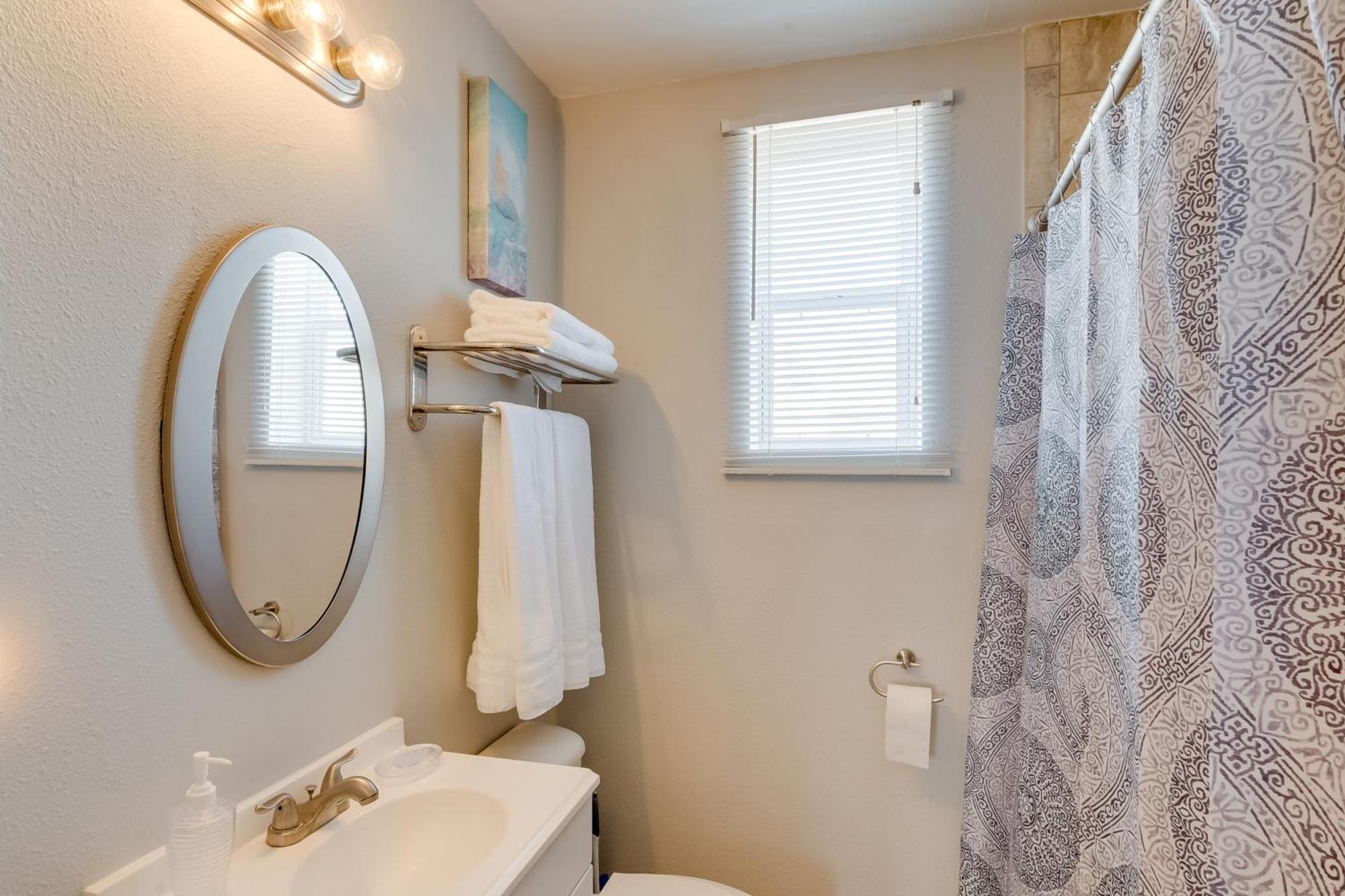 Beautiful Galveston Apt With Deck Less Than 3 Mi To Dtwn! Esterno foto