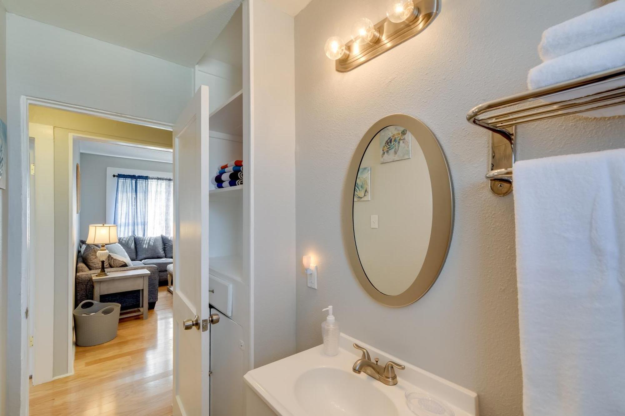Beautiful Galveston Apt With Deck Less Than 3 Mi To Dtwn! Esterno foto